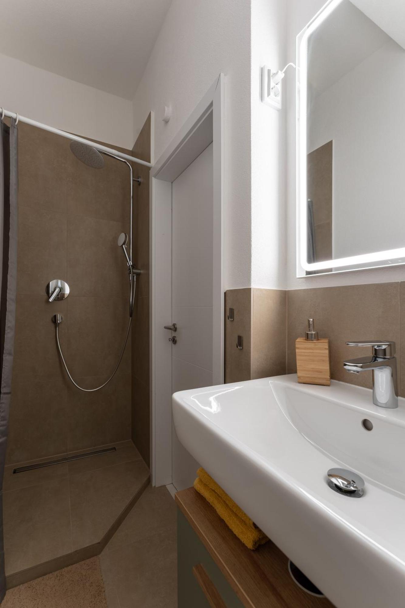 Modern Living Apartment - 3-Zimmer - Nuernberg Nord, Ruhige Seitenstrasse, Fusslaeufig Strassenbahn Eksteriør bilde